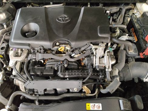 Used 2018 Toyota Camry LE w/ Convenience Package image 30