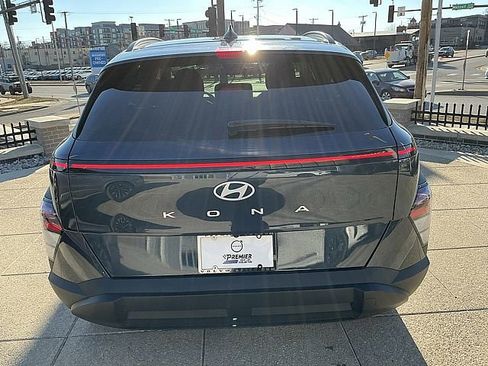 Used 2025 Hyundai Kona SEL image 9