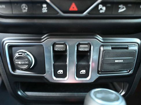 Used 2021 Jeep Wrangler Sport image 20