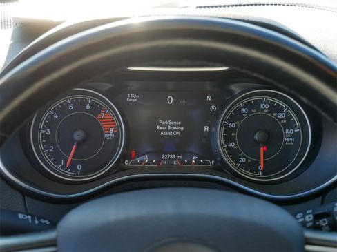 Used 2020 Jeep Cherokee Limited image 23