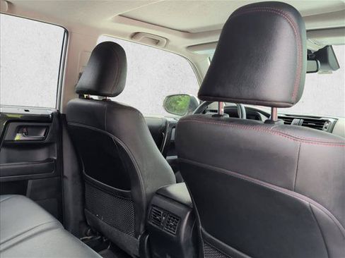 Used 2021 Toyota 4Runner TRD Off-Road Premium w/ Moonroof Package AWD/4WD image 19
