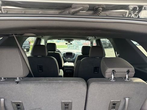 Used 2023 Chevrolet Traverse LT image 11