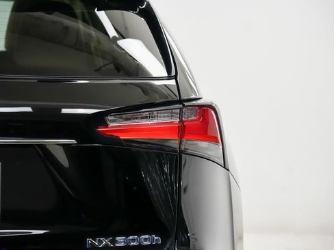 Used 2015 Lexus NX 300h AWD w/ Luxury Package image 11