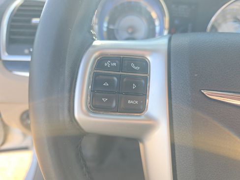 Used 2012 Chrysler 300 Limited image 14