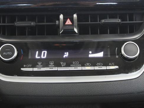 Used 2024 Toyota Corolla LE FWD image 18