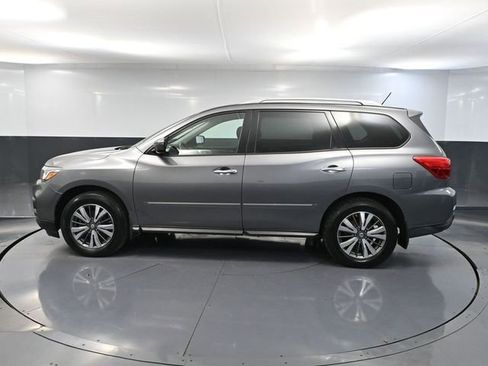 Used 2017 Nissan Pathfinder S image 8