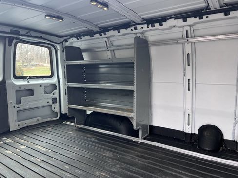 Used 2017 GMC Savana 2500 w/ Door Trim Panel Package image 21