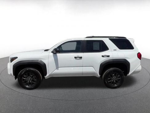Used 2025 Toyota 4Runner SR5 RWD image 9