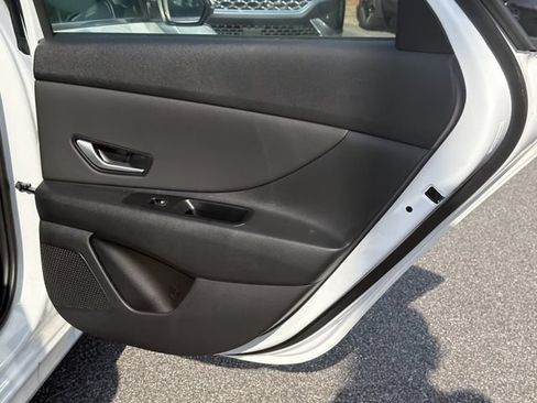 New 2026 Hyundai Elantra Limited FWD image 18