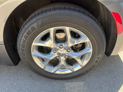 Used 2019 Chrysler Pacifica Limited FWD image 8