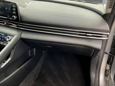 Used 2021 Hyundai Elantra SEL w/ Convenience Package FWD image 24