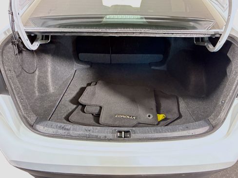 Used 2025 Toyota Corolla LE image 34