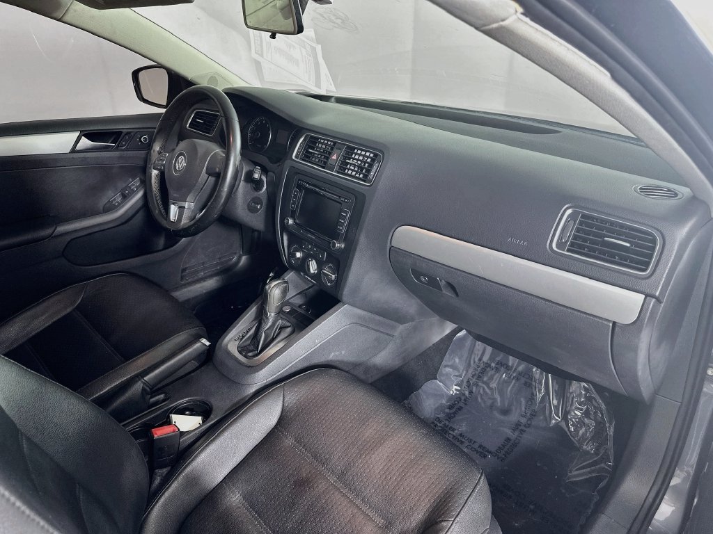 Used 2014 Volkswagen Jetta SE FWD image 34