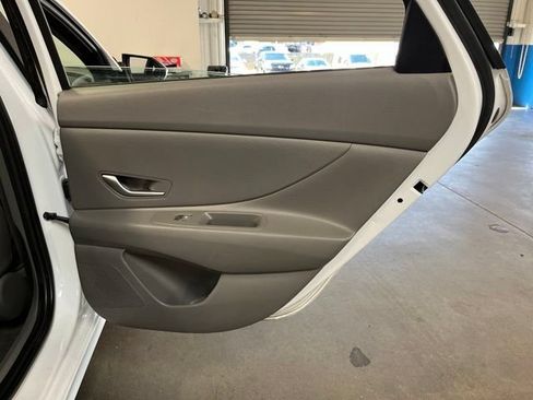 Used 2024 Hyundai Elantra SEL FWD image 16