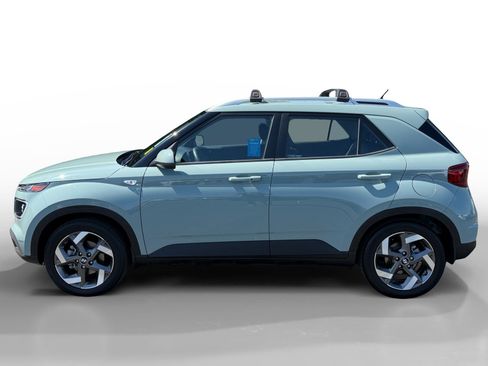 Certified 2025 Hyundai Venue Limited FWD image 2