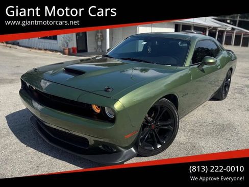 Used 2020 Dodge Challenger R/T RWD image 1