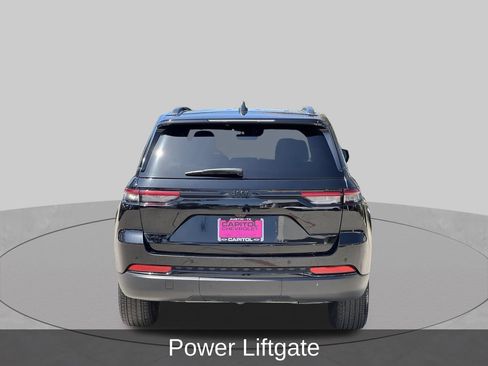 Used 2025 Jeep Grand Cherokee Altitude AWD/4WD image 4