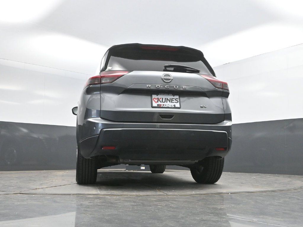 Used 2024 Nissan Rogue SV FWD image 33