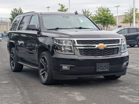 Used 2020 Chevrolet Tahoe LT w/ Luxury Package AWD/4WD image 3