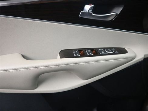 Used 2020 Kia Sorento EX image 25