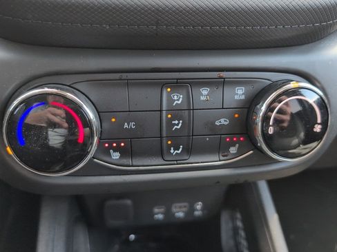 Used 2023 Chevrolet TrailBlazer LT FWD image 18