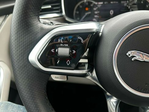 Used 2023 Jaguar F-PACE R-Dynamic S image 24