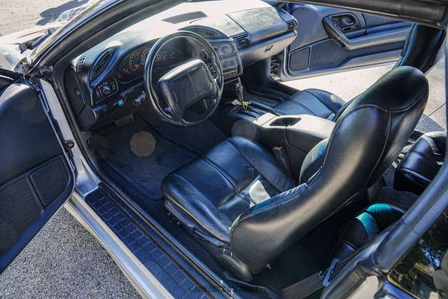 Used 1995 Chevrolet Camaro Z28 RWD image 32