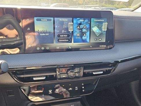 New 2026 Nissan Kicks SR image 20