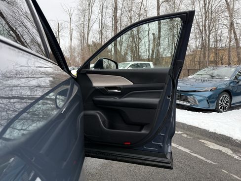 Used 2024 Toyota Grand Highlander Limited image 41