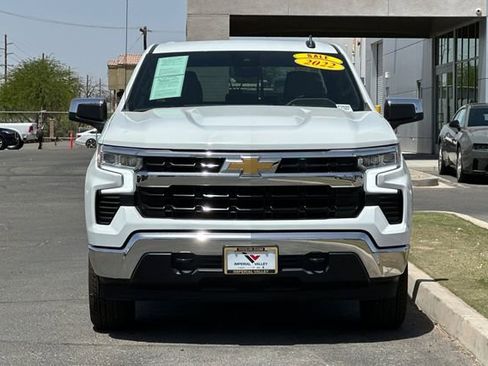 Used 2022 Chevrolet Silverado 1500 LT AWD/4WD image 8