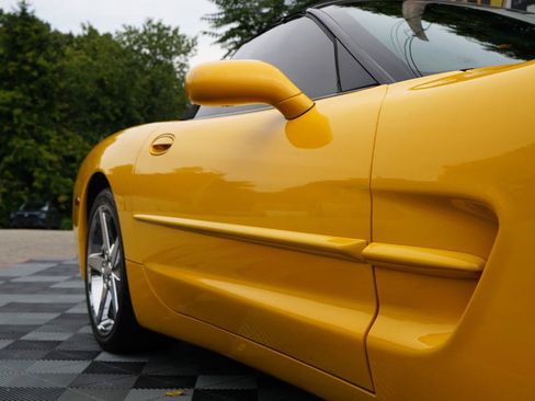 Used 2000 Chevrolet Corvette Convertible w/ Memory Pkg RWD image 46