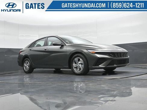 New 2026 Hyundai Elantra SE FWD image 37