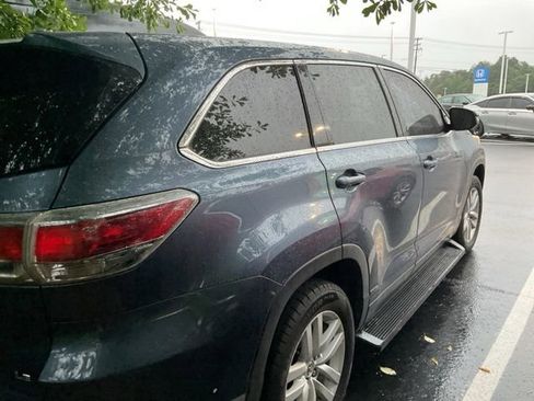 Used 2014 Toyota Highlander LE FWD image 5