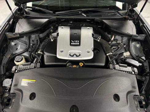 Used 2017 INFINITI Q70 L 3.7 w/ Deluxe Touring Package image 42