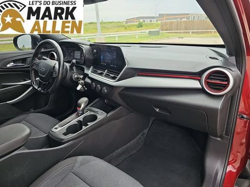 Used 2024 Chevrolet Trax RS w/ Driver Confidence Package FWD image 28