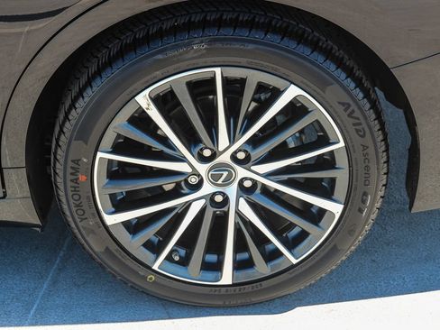 Certified 2024 Lexus ES 350 w/ Premium Package FWD image 12