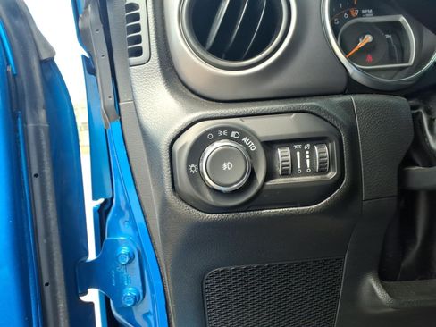 Used 2022 Jeep Wrangler Unlimited Sport AWD/4WD image 29