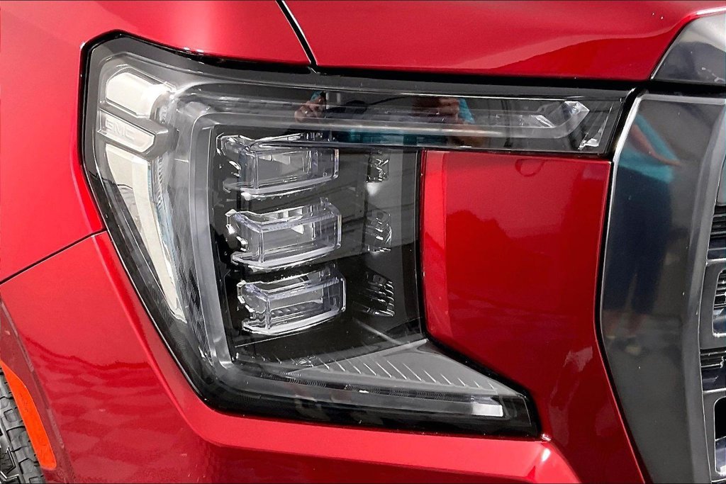 Certified 2023 GMC Yukon AT4 w/ Technology Package AWD/4WD image 30