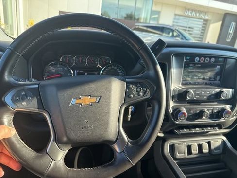 Used 2018 Chevrolet Silverado 1500 LT w/ All Star Edition AWD/4WD image 8