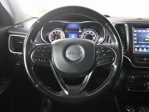 Used 2019 Jeep Cherokee Trailhawk w/ Cold Weather Group image 31