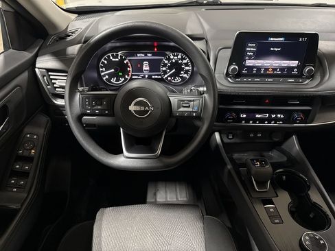 Used 2024 Nissan Rogue SV AWD/4WD image 11