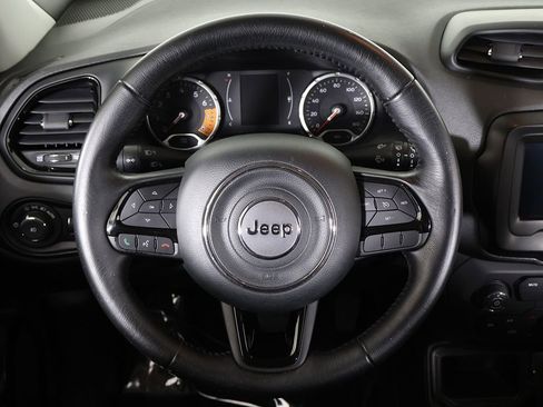 Used 2020 Jeep Renegade Altitude FWD image 30