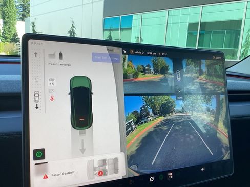 Used 2026 Tesla Model Y AWD image 17