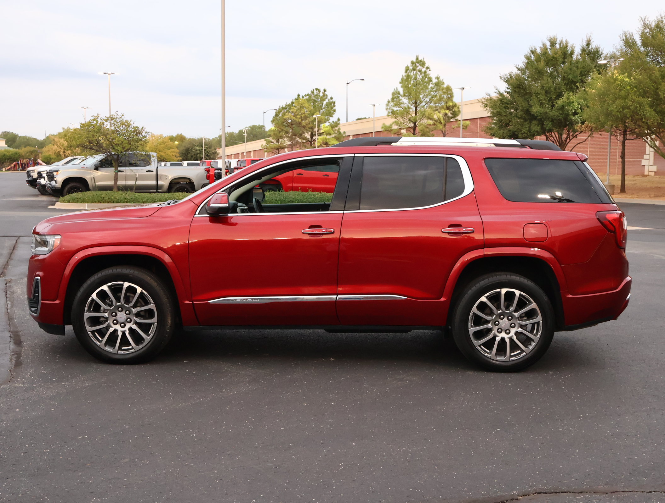 Used 2023 GMC Acadia Denali FWD image 35