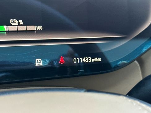 Used 2025 Land Rover Range Rover SE image 19