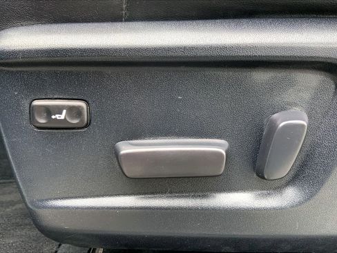 Used 2021 Toyota Tundra Platinum AWD/4WD image 34