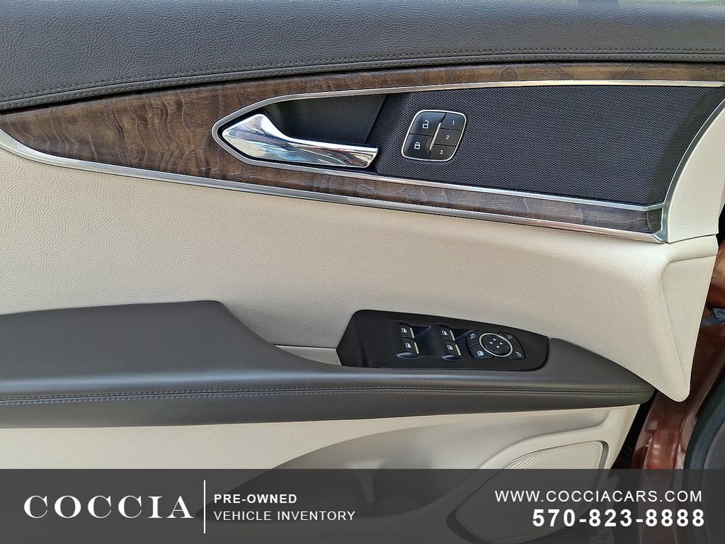 Used 2016 Lincoln MKX Reserve w/ Climate Package AWD/4WD image 12