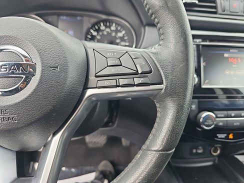 Used 2018 Nissan Rogue SV AWD/4WD image 20