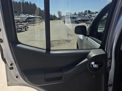 Used 2011 Nissan Xterra PRO-4X w/ Pro-4x Leather Pkg image 14