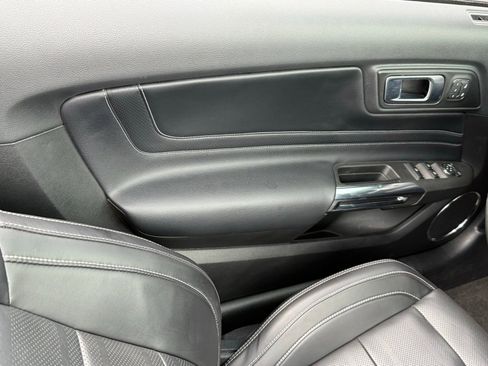 Used 2019 Ford Mustang GT Premium w/ Equipment Group 401A RWD image 31